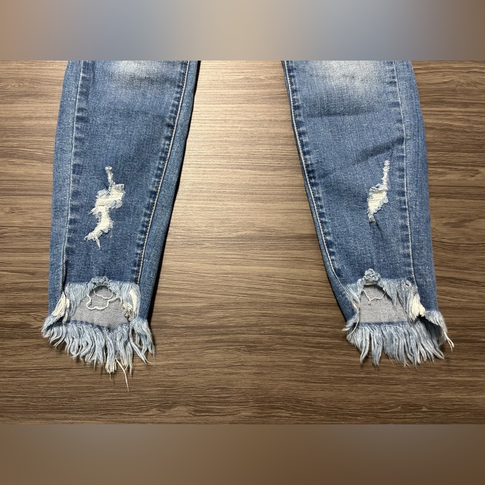 KanCan Distressed Skinny Jeans Size 0 / 23 - Picture 2 of 8